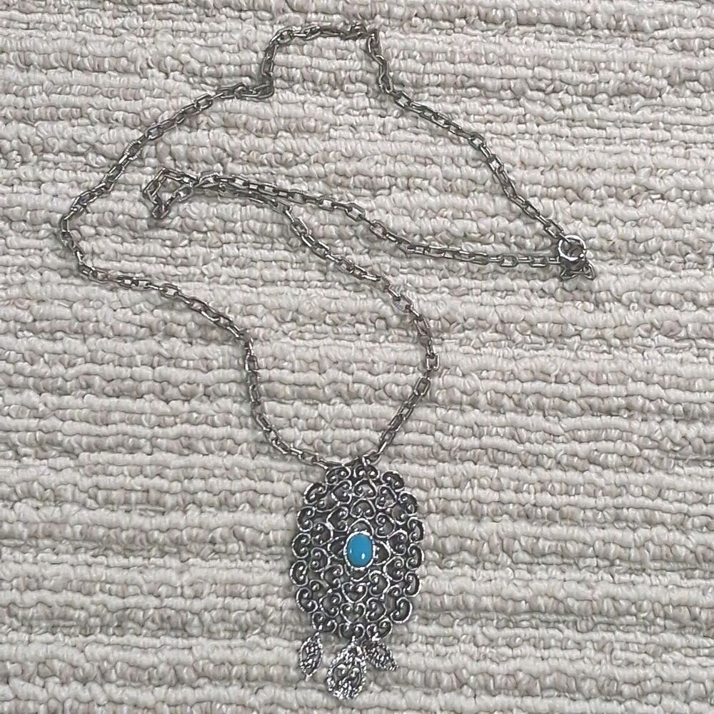 VINTAGE SILVER TONE FILIGREE FAUX TURQUOISE DANGLE BROOCH PENDANT CHAIN NECKLACE